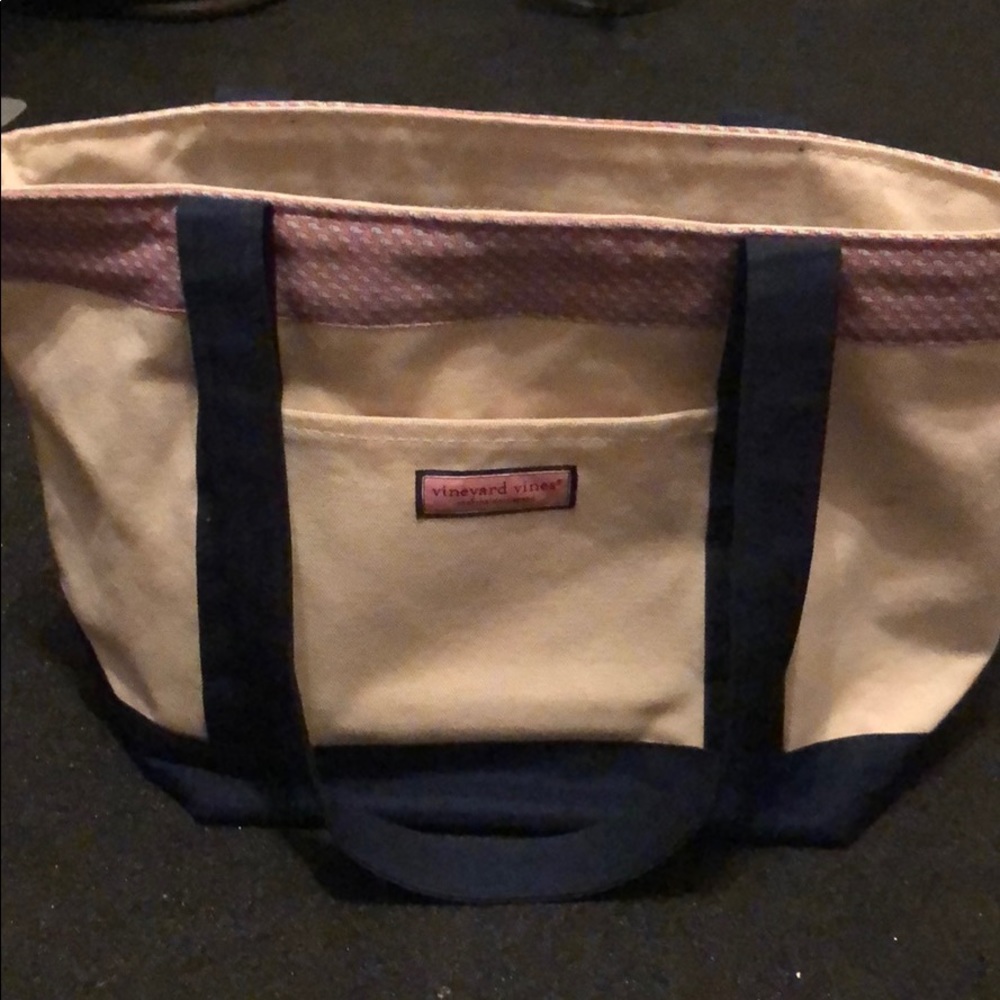 Vineyard Vines tote